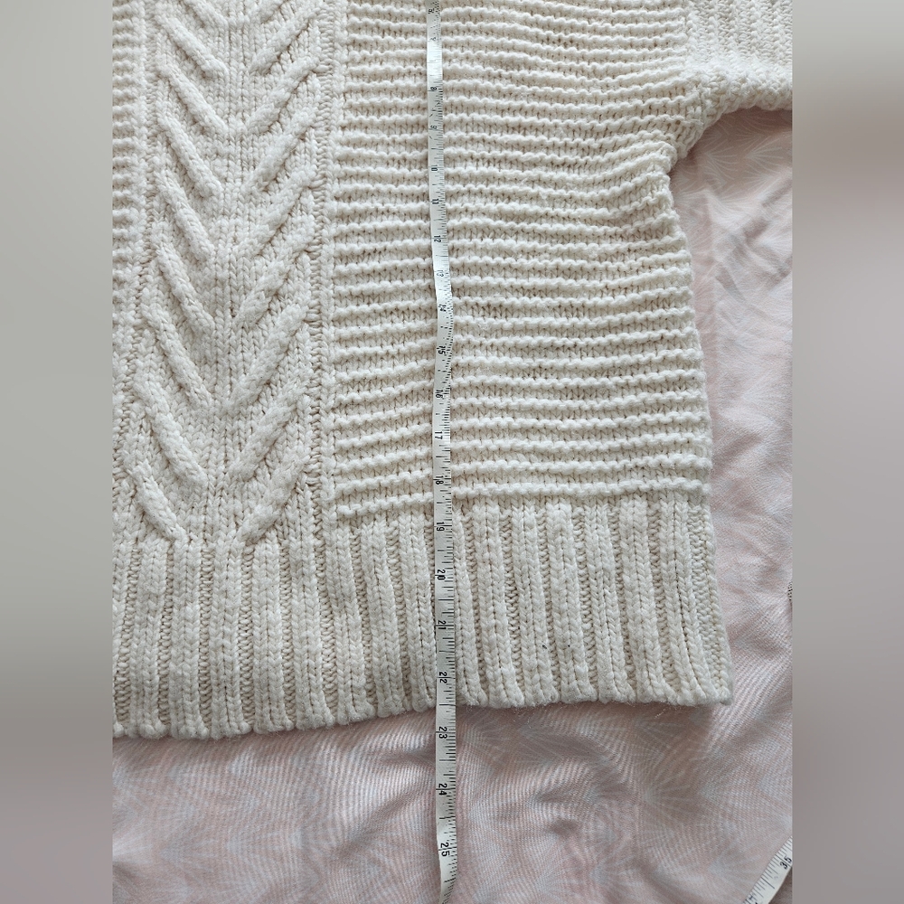Women's AE sweater - Picture 3 of 6